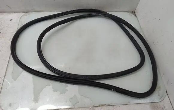 Porsche Cayenne (9PA) Front door rubber seal 