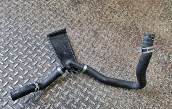 Volvo XC60 Engine coolant pipe/hose 31338712