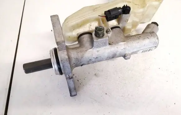 Toyota Corolla E120 E130 Master brake cylinder