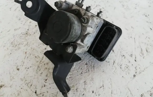 Toyota RAV 4 (XA30) ABS Pump 4451042080