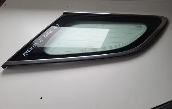 Toyota Avensis T270 Rear side window