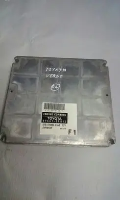 Toyota Avensis T250 Engine control unit/module 896610F010