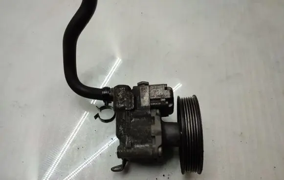 BMW 5 E60 E61 Power steering pump 6780848 678084804