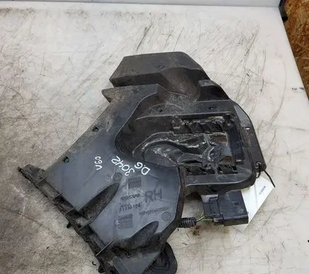 Volvo V40 Rear bumper mounting bracket 31395104