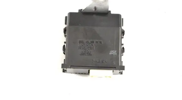 Toyota C-HR I Other devices 8597048040
