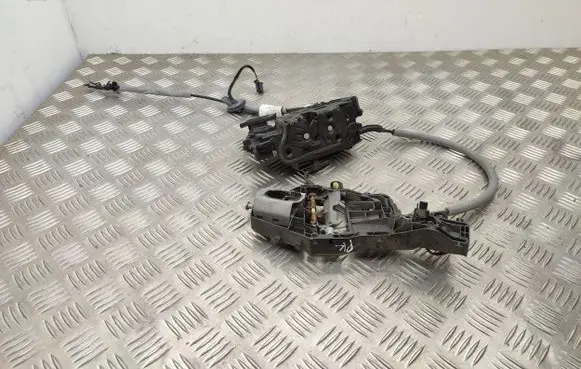 Volkswagen Touran III Front door lock 5TB837015 517837811H 5TA972295A