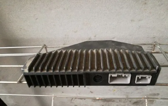 Volvo V70 Sound amplifier 9472301