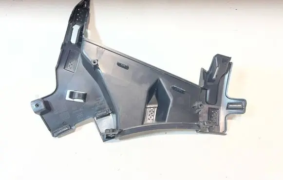 Renault Clio V Front bumper mounting bracket 620438359R
