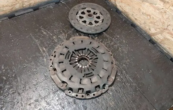 BMW 5 E39 Clutch set kit 1223688 21211223688