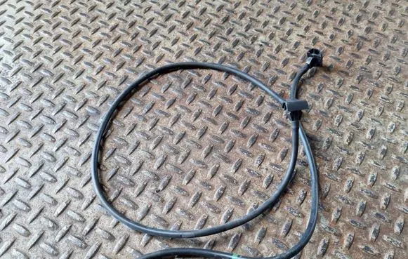 Windshield washer spray nozzle