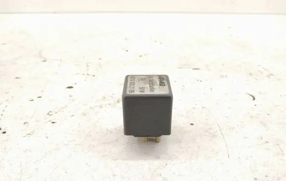 Mercedes-Benz E W210 Cruise control relay A2108202189 2108202189