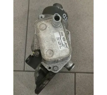 KIA Ceed Engine oil radiator 264102A501