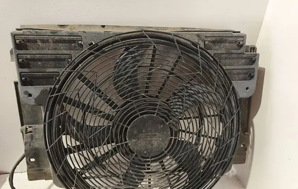 BMW X5 E53 Electric radiator cooling fan 6906107