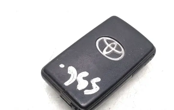 Toyota Auris 150 Ignition key/card B57ej 081113vd