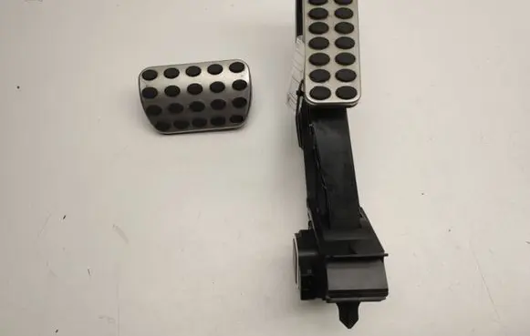 Mercedes-Benz S W221 Accelerator throttle pedal A2203000304