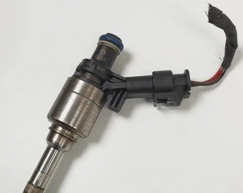 Audi A4 S4 B8 8K Fuel injector 06H906036F