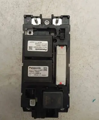 Lexus CT 200H Fuse box set 71405539
