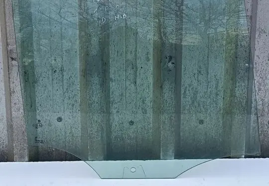 Volkswagen Golf VI Sliding door window/glass 