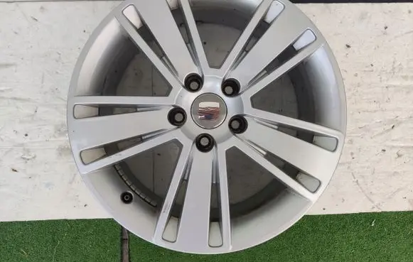 Toyota RAV 4 (XA40) R17 alloy rim 