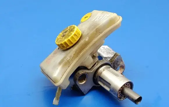 Audi A6 Allroad C5 Master brake cylinder