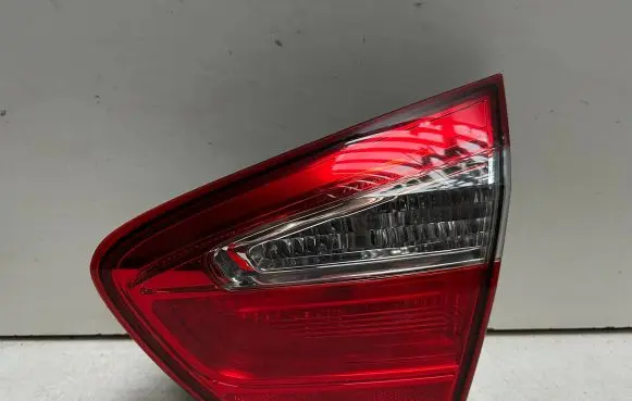 KIA Rio Tailgate rear/tail lights 924041W2