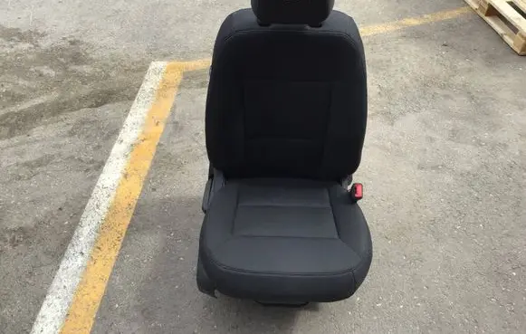 Ford Explorer VI Front passenger seat 