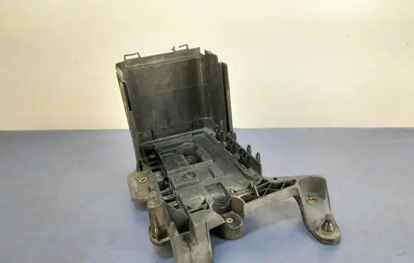 Volkswagen Touran I Battery box tray 1K0915333B