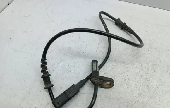 Mercedes-Benz E W211 ABS brake wheel speed sensor A2115401317