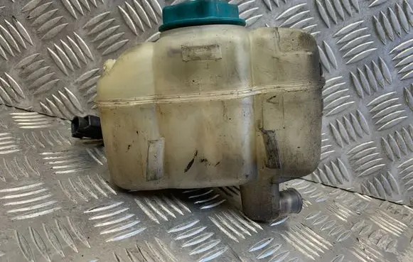 Volvo XC90 Coolant expansion tank/reservoir 30741971