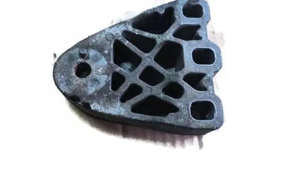 Volkswagen Transporter - Caravelle T5 Engine mount bracket