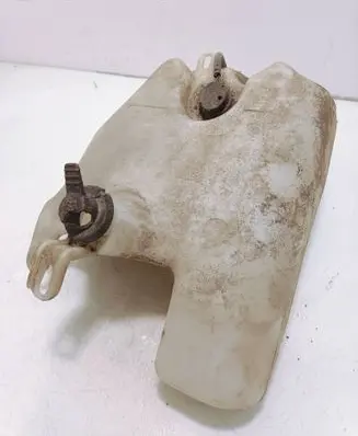 Windshield washer fluid reservoir/tank