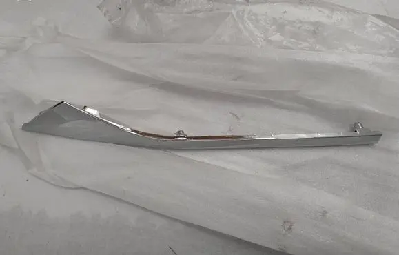 Hyundai Santa Fe Front bumper splitter molding 86354-2w010
