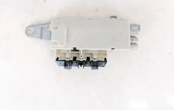 Mercedes-Benz E W211 Antenna control unit a2118203089 921869001