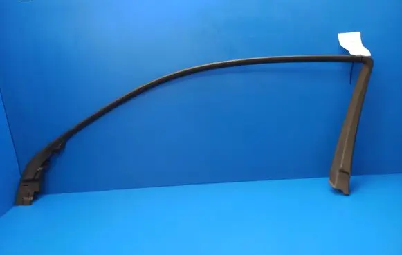 Mercedes-Benz C W203 Front door glass trim molding A2037250471