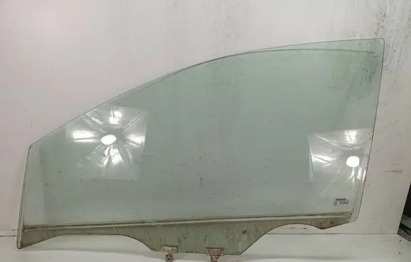Nissan Tiida C11 Front door window glass four-door