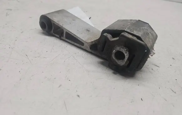 Seat Alhambra (Mk1) Engine mount bracket