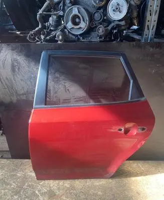 KIA Ceed Rear door