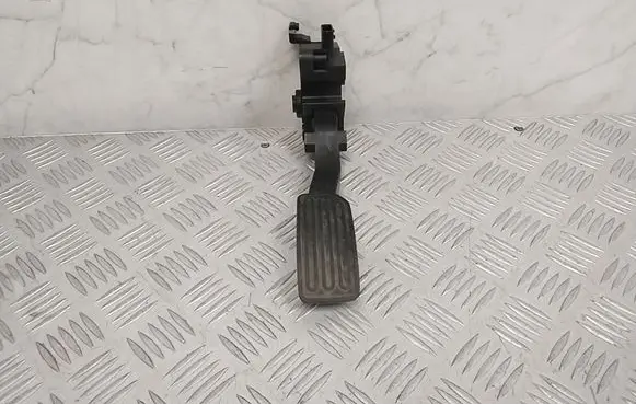 Nissan Leaf II (ZE1) Accelerator throttle pedal 180021KM0B