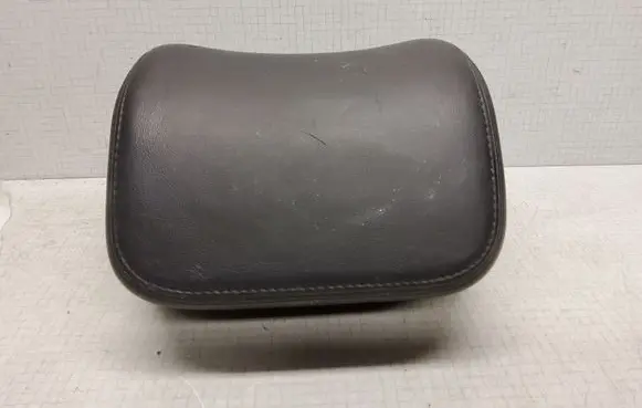 Volkswagen PASSAT B6 Front seat headrest 
