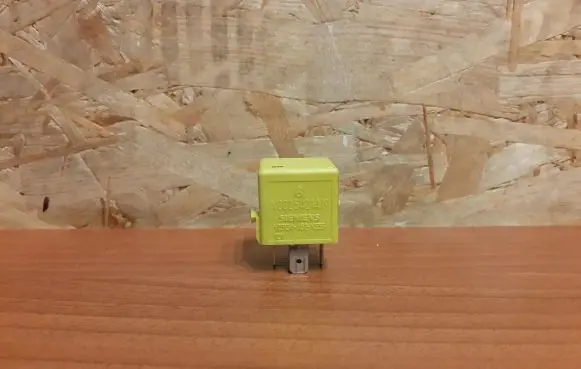 Mercedes-Benz S W220 Other relay V23134A52X335 2075