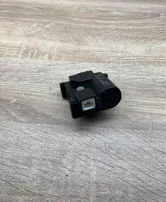 Toyota Avensis Verso Air flap motor/actuator 1138002051