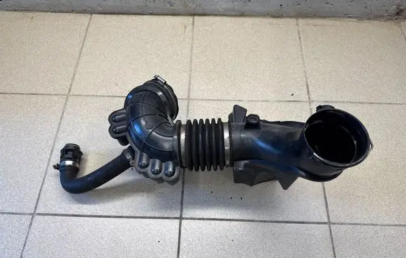 BMW 4 F32 F33 Air intake hose/pipe 8573994