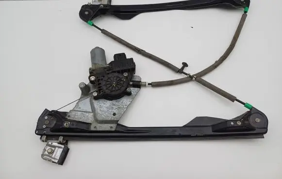 Ford Focus Front door window regulator with motor XS4123201