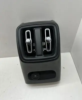 Rear air vent grill