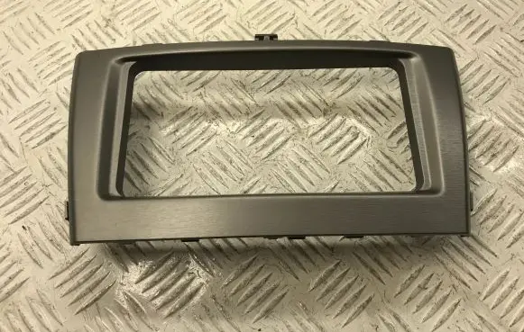 Radio/GPS head unit trim