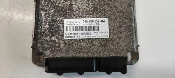 Audi A3 S3 8L Engine control unit/module 06A906019AM 2585 5WP4380