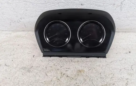 BMW 2 F46 Speedometer (instrument cluster) 8713081