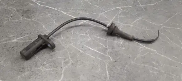 Volvo S70 V70 V70 XC ABS brake wheel speed sensor 100711-60133