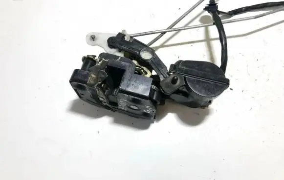 Mazda 323 F Rear door lock