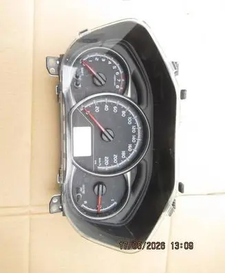 Toyota Yaris Speedometer (instrument cluster) 838000U270